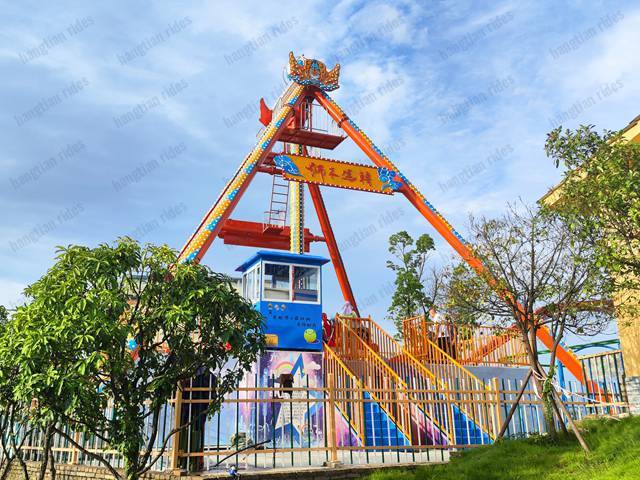Giant Swing Thrill Rides 20-24 Seats | CE Certified & Steel Frame Structure