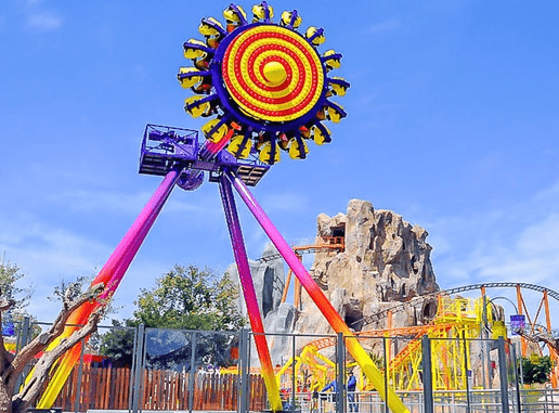 360 pendulum thrill ride