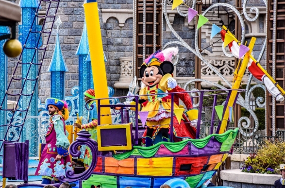 amusement park construction